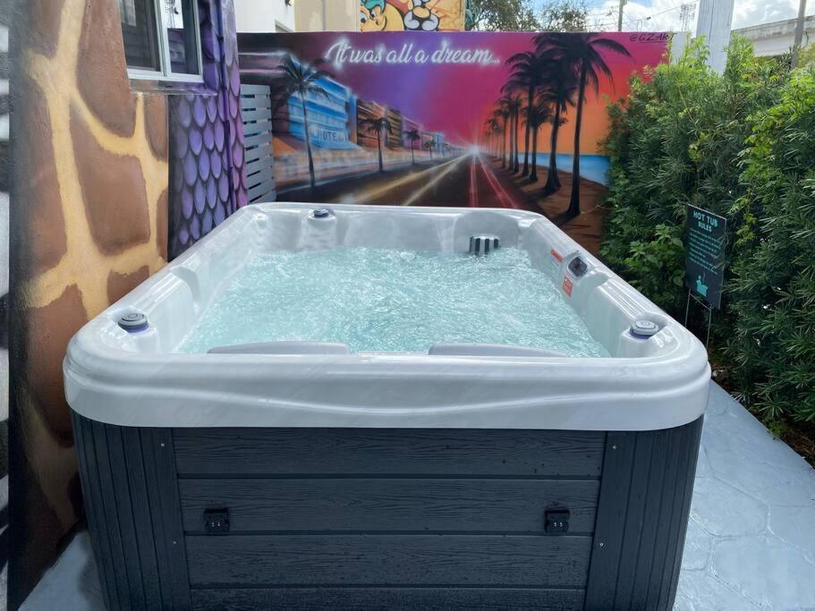 Unique Miami Art Escape W/ Hottub, Arcade & Murals Exteriör bild